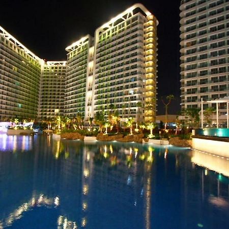 Azure C5 Man-Made Beach Balcony Multiple Units Manila Exterior photo