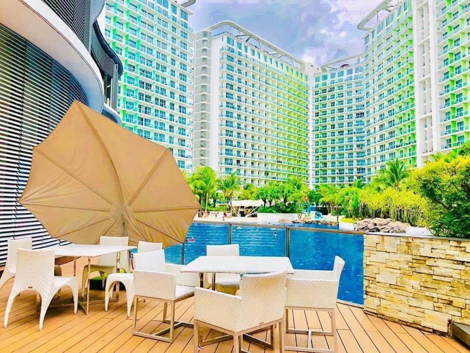 Azure C5 Man-Made Beach Balcony Multiple Units Manila Exterior photo