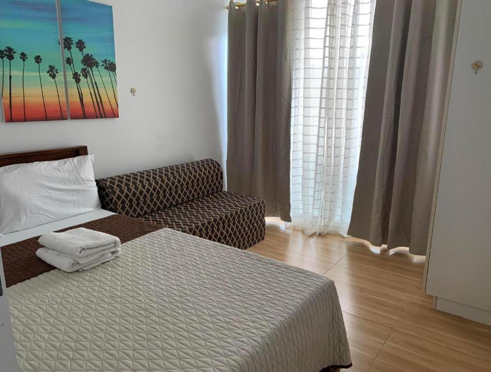 Azure C5 Man-Made Beach Balcony Multiple Units Manila Exterior photo