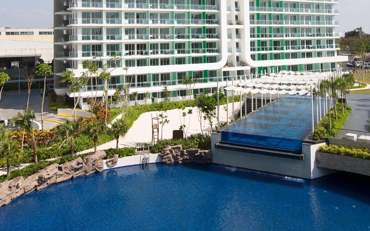 Azure C5 Man-Made Beach Balcony Multiple Units Manila Exterior photo