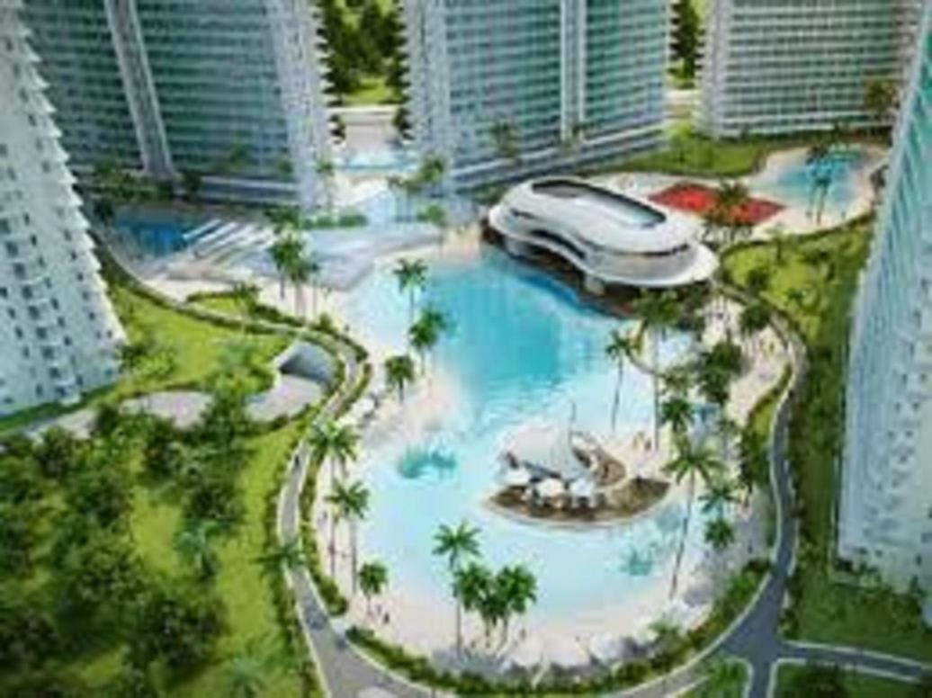 Azure C5 Man-Made Beach Balcony Multiple Units Manila Exterior photo