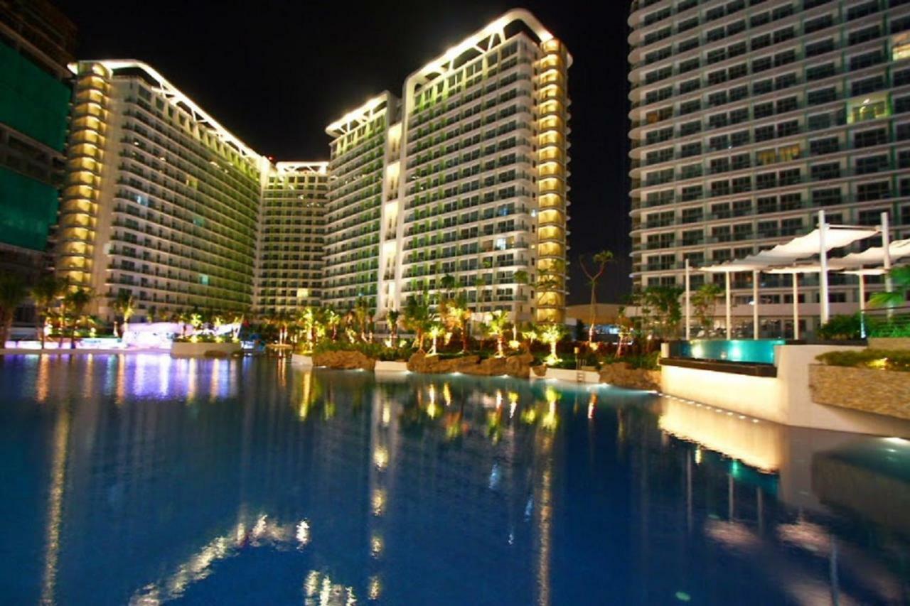 Azure C5 Man-Made Beach Balcony Multiple Units Manila Exterior photo