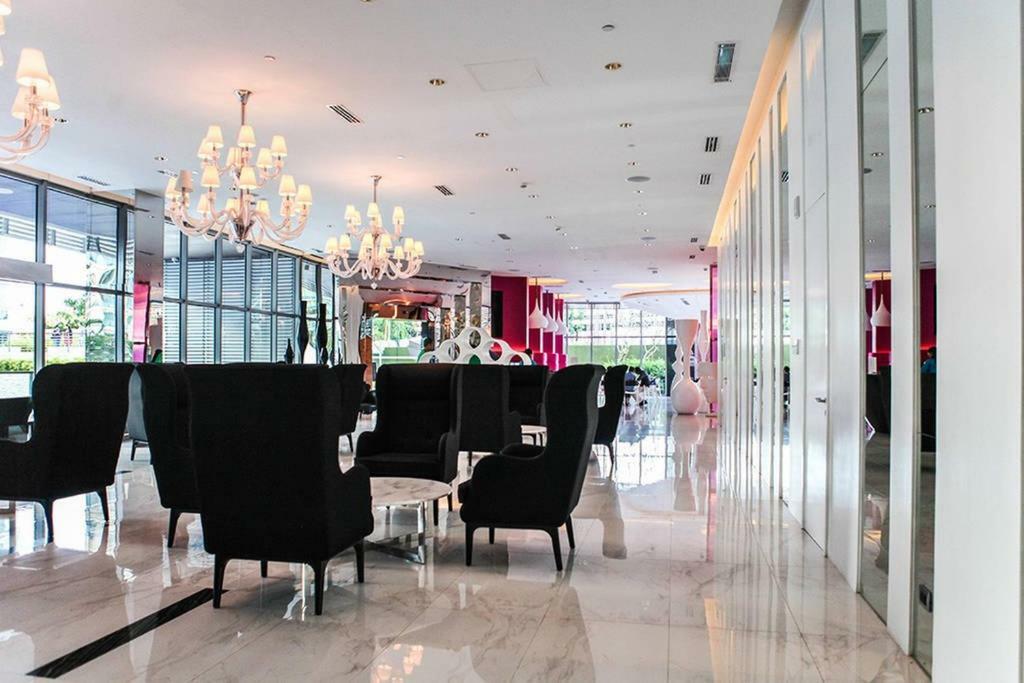 Azure C5 Man-Made Beach Balcony Multiple Units Manila Exterior photo