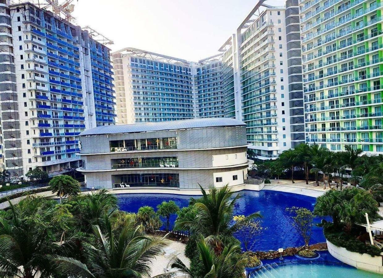 Azure C5 Man-Made Beach Balcony Multiple Units Manila Exterior photo
